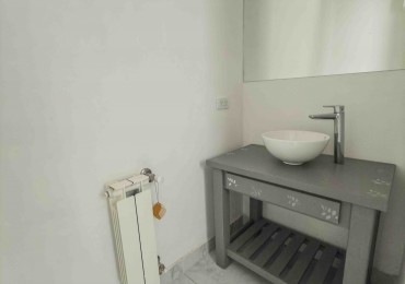 Amplio semipiso de 2 dormitorios en alquiler